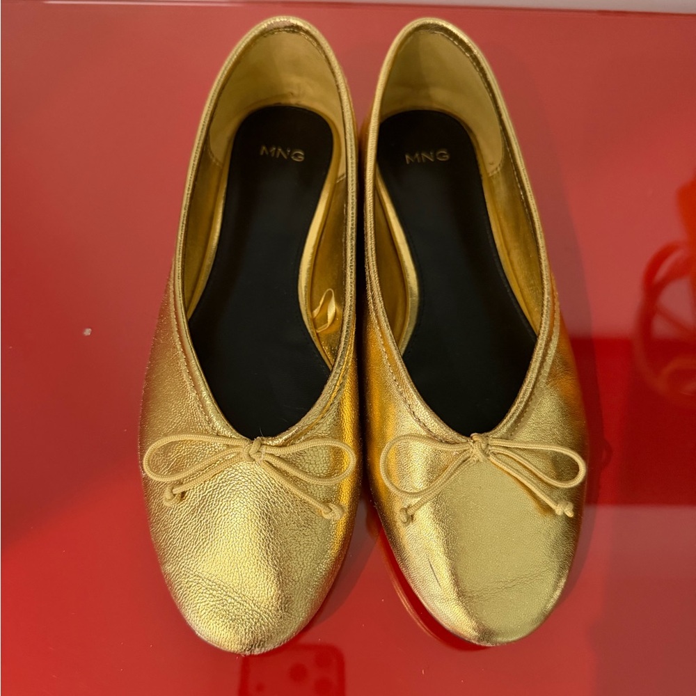 Gold Mango Flats